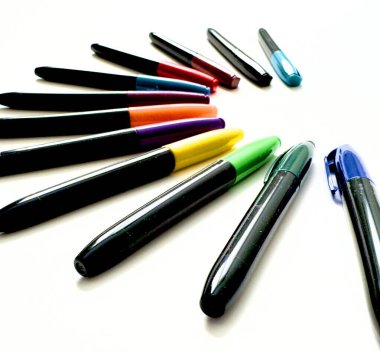 Beyaz arka planda renkli işaretler. Yüksek kalite fotoğraf