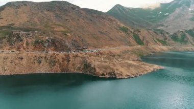 Lulusar, Pakistan 'ın Hayber Pakhtunkhwa ilindeki Naran Vadisi yakınlarında bulunan bir göldür. Hava aracı görünümü