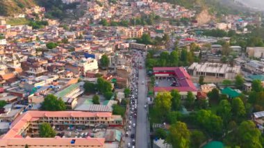 Abbottabad şehrinin güzel insansız hava aracı görüntüsü