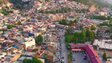 Dağlar Arasında Bir Şehir, Abbottabad