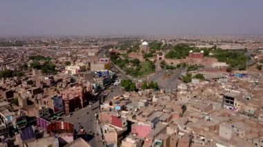 Shah Ruk ve Alam Multan Pakistan Havacılık mezarı, insansız hava aracı manzaralı.