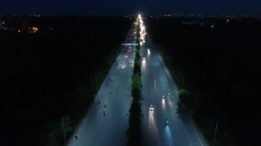 Pakistan 'ın İslamabad şehrinin gece görüşü - Pakistan' ın başkenti
