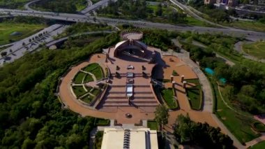 Pakistan Ulusal Anıtı 'nın üzerindeki hava manzarası. İslamabad, Pakistan - 20 Kasım 2024