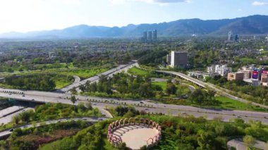 Pakistan Ulusal Anıtı 'nın üzerindeki hava manzarası. İslamabad, Pakistan - 20 Kasım 2024