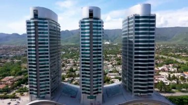  İslamabad Pakistan 'ın ünlü simgesi, Centaurus alışveriş merkezi. Hava görünümü