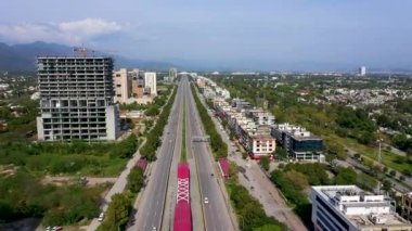 Telekomünikasyon, mavi bölge İslamabad 'da trafik var. Hava Görünümü