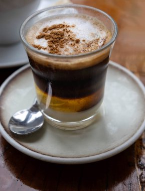 Barraquito, kanarya adalarından topikal kahve.