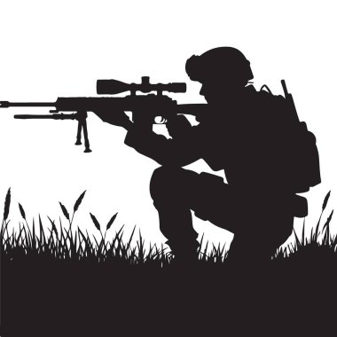 Odaklanmış Keskin Nişancı Asker Silueti Hassas Tüfekle Çimenlerde Çömeliyor