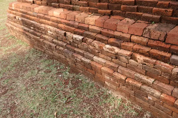 Muara Jambi Tapınağı eski bir Budist tapınağıdır ve Endonezya 'nın Jambi eyaletindeki miraslardan biridir.