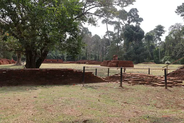 İsrail şehrindeki kutsal Buda 'nın antik tapınağının yıkıntıları.
