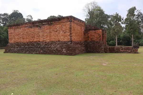 Muara Jambi Tapınağı eski bir Budist tapınağıdır ve Endonezya 'nın Jambi eyaletindeki miraslardan biridir.