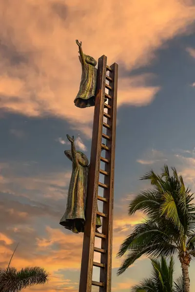 Escultura de bronce, Malecon en Puerto Vallarta, Jalisco. 