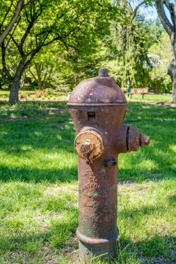 Eski moda yangın musluğu.