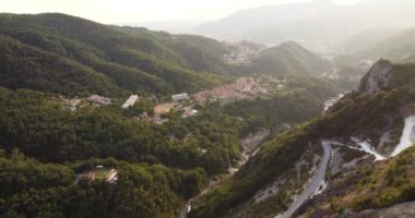 Carrara İtalya 'da. Marmor madenciliği. Akşam vakti.