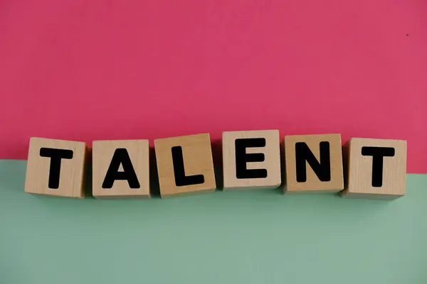 Ahlak felsefesi kavramı, pembe ve yeşil arkaplan.