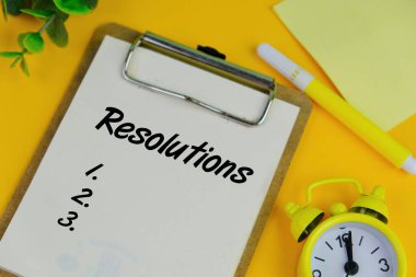 Yeni yıl konsepti olarak not defterine 2025 bütçe, hedef ve devrim yazıldı.. 