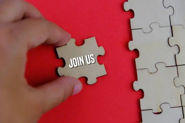 Beyaz kağıda, işe alım ve iş arama konsepti olarak Amerika 'nın izlenim metnine katılın. Kitaplar ve mavi baloncuk bildirisi. 