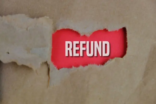 Ofis masasında araçlarla birlikte iş notları olan bir defter.. 