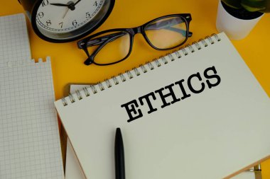 Ahlak felsefesi kavramı, parlak bir geçmişi olan ahşap bloklardan ahlak kuralları.