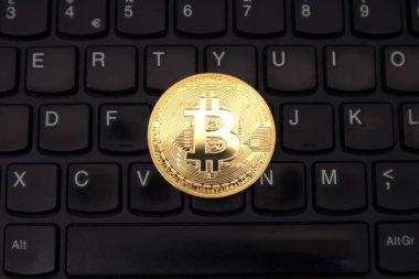 Dizüstü bilgisayarda paralar