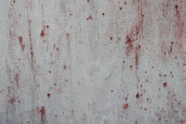 Kırmızı lekeli beyaz duvar arkaplanı