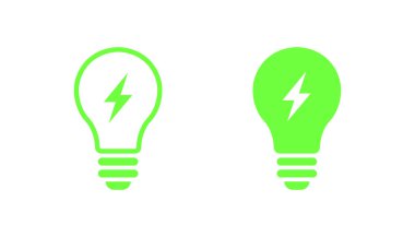 Elektrik, yeşil enerji veya ekolojik yeniliği sembolize eden, yıldırım sembollü minimum yeşil ampul simgeleri. Somut ve özet sürümleri içerir.
