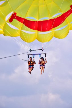 Denizin üzerinde asalak gibi. Yüksek kalite fotoğraf