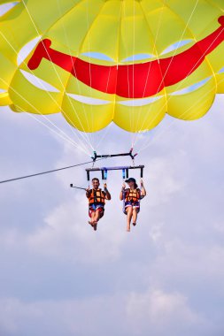 Denizin üzerinde asalak gibi. Yüksek kalite fotoğraf