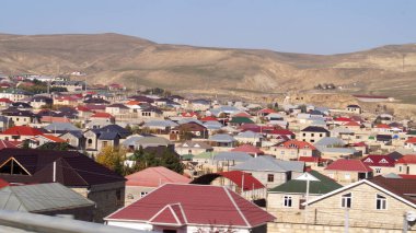 Dağdaki küçük bir köy. Yüksek kalite fotoğraf