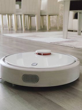 Robot elektrikli süpürge. Yüksek kalite fotoğraf