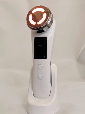 Evde yüz bakımı cihazı. Yüksek kalite fotoğraf