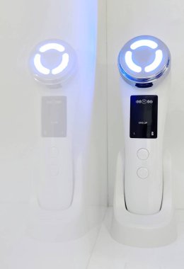 Evde yüz bakımı cihazı. Yüksek kalite fotoğraf