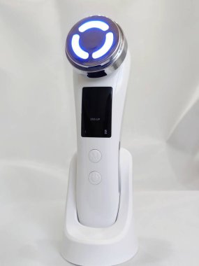 Evde yüz bakımı cihazı. Yüksek kalite fotoğraf