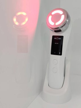 Evde yüz bakımı cihazı. Yüksek kalite fotoğraf