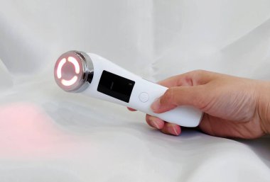 Evde yüz bakımı cihazı. Yüksek kalite fotoğraf