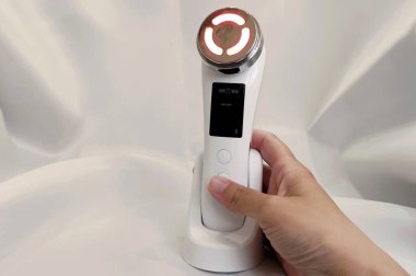 Evde yüz bakımı cihazı. Yüksek kalite fotoğraf