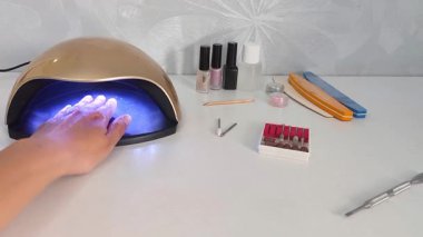  Manikür çivili lamba