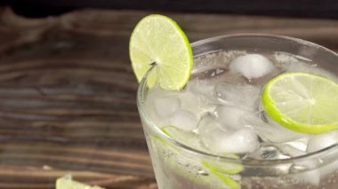 soğuk kokteyl bardak