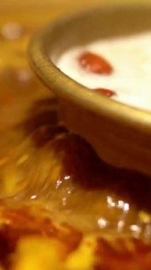 Lezzetli yiyeceklere yakın.