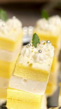 Lezzetli yiyeceklere yakın.