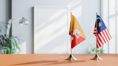 Masanın üzerinde BHUTAN ve MALAYSİYA BLAKLARI
