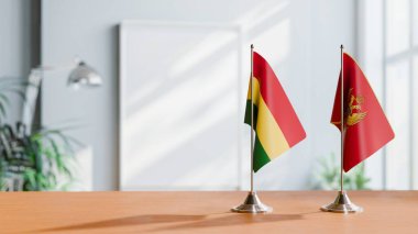 Masada Bolivya ve Montenegro Bayrakları