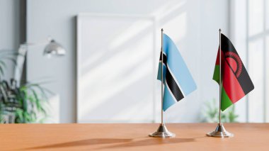 Masanın üzerinde BOTSWAN VE MALAWI BLAKLARI