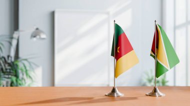 Masanın üzerinde CAMEROON VE GUYANA BLAKLARI