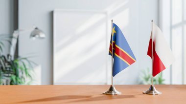 Masada Kongo Demokratik Cumhuriyetinin ve Polonyalıların Bayrakları