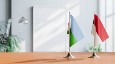 Masanın üzerinde DJIBOUTİ VE İNDONEZYA BLAKLARI