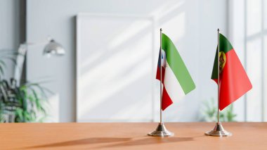 Eşitlikçi Guinea ve Porto Riko 'nun bayrakları