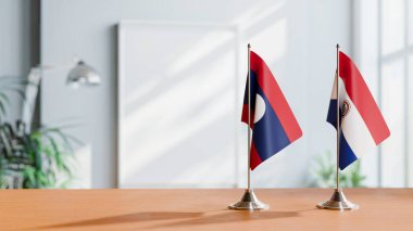 Masanın üzerinde LAOS VE PARAGUAY BLAKLARI