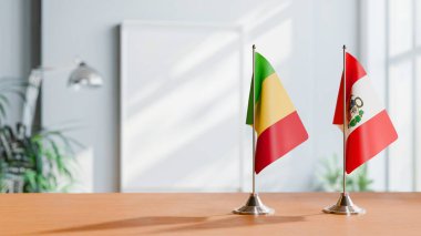 MALi ve Peru 'nun bayrakları