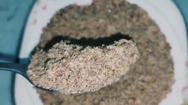 Taze keten tohumu ve tozu çok sağlıklı yiyecekler.